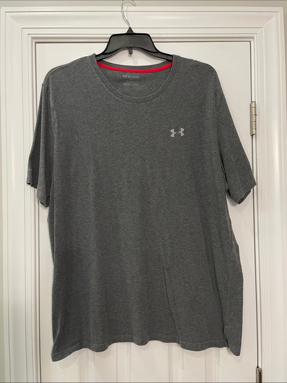 Under Armour Gray Short Sleeve Athletic Tee with Reflective Logo